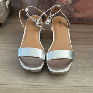 Torrid WW9 Silver Platform Heels